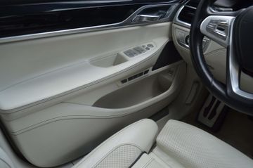 BMW 750 - 10