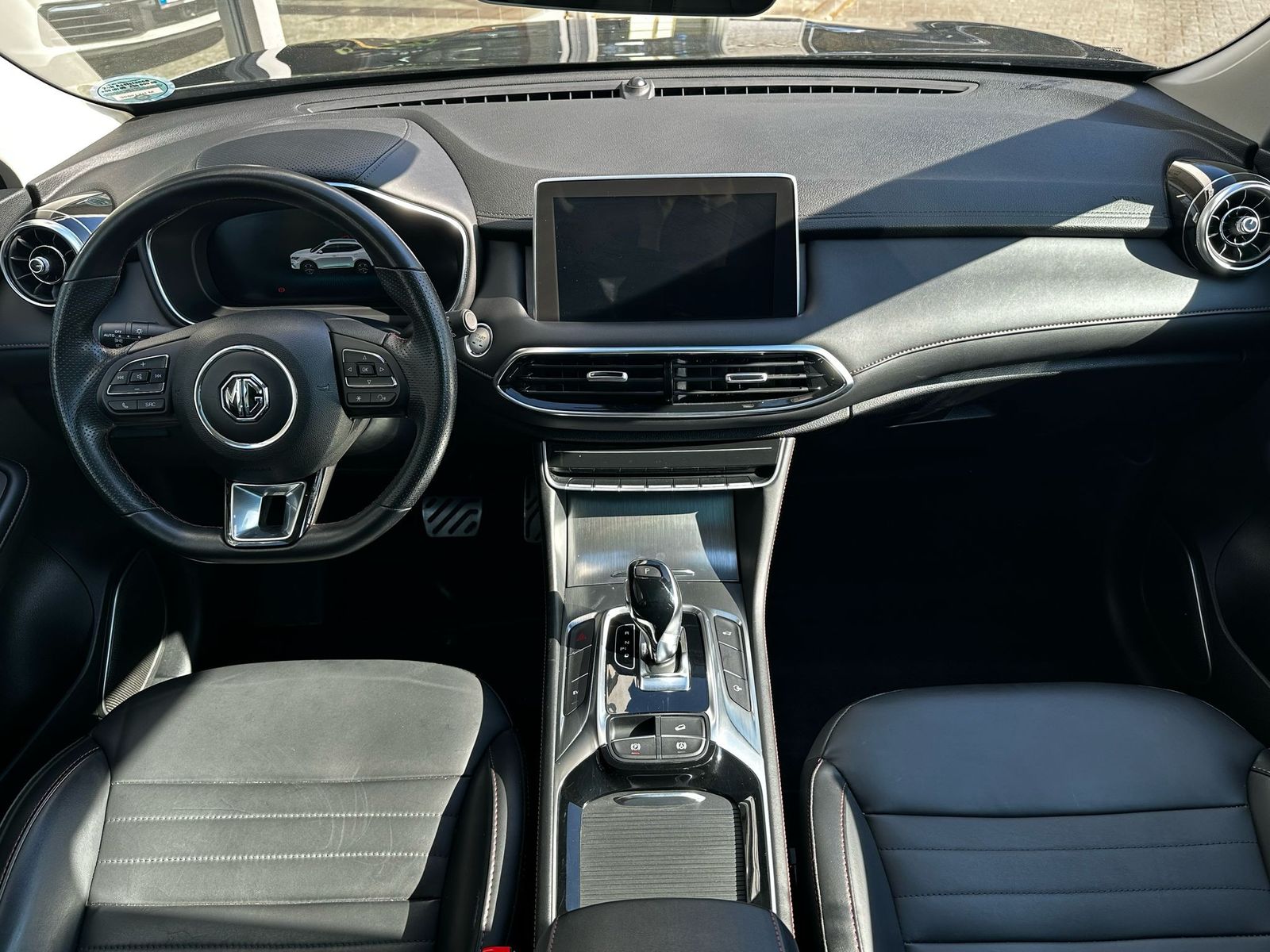 Fahrzeugabbildung MG EHS Luxury PANO+LEDER+NAVI+SHZ+KAMERA+ACC+360°