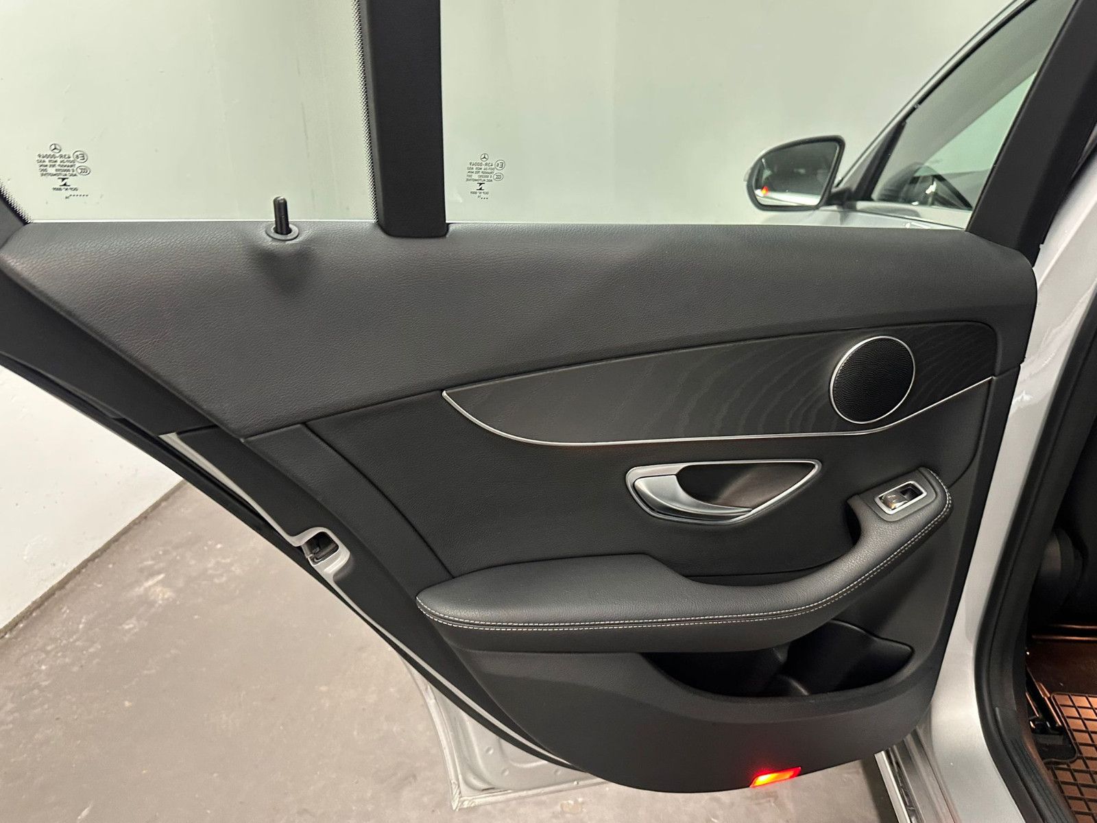 Fahrzeugabbildung Mercedes-Benz C 220 d 4MATIC T AVANTGARDE PANORAMA*DISTRO*