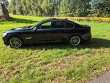 BMW 750i  V8 449PS - BMW 7er Reihe: 8