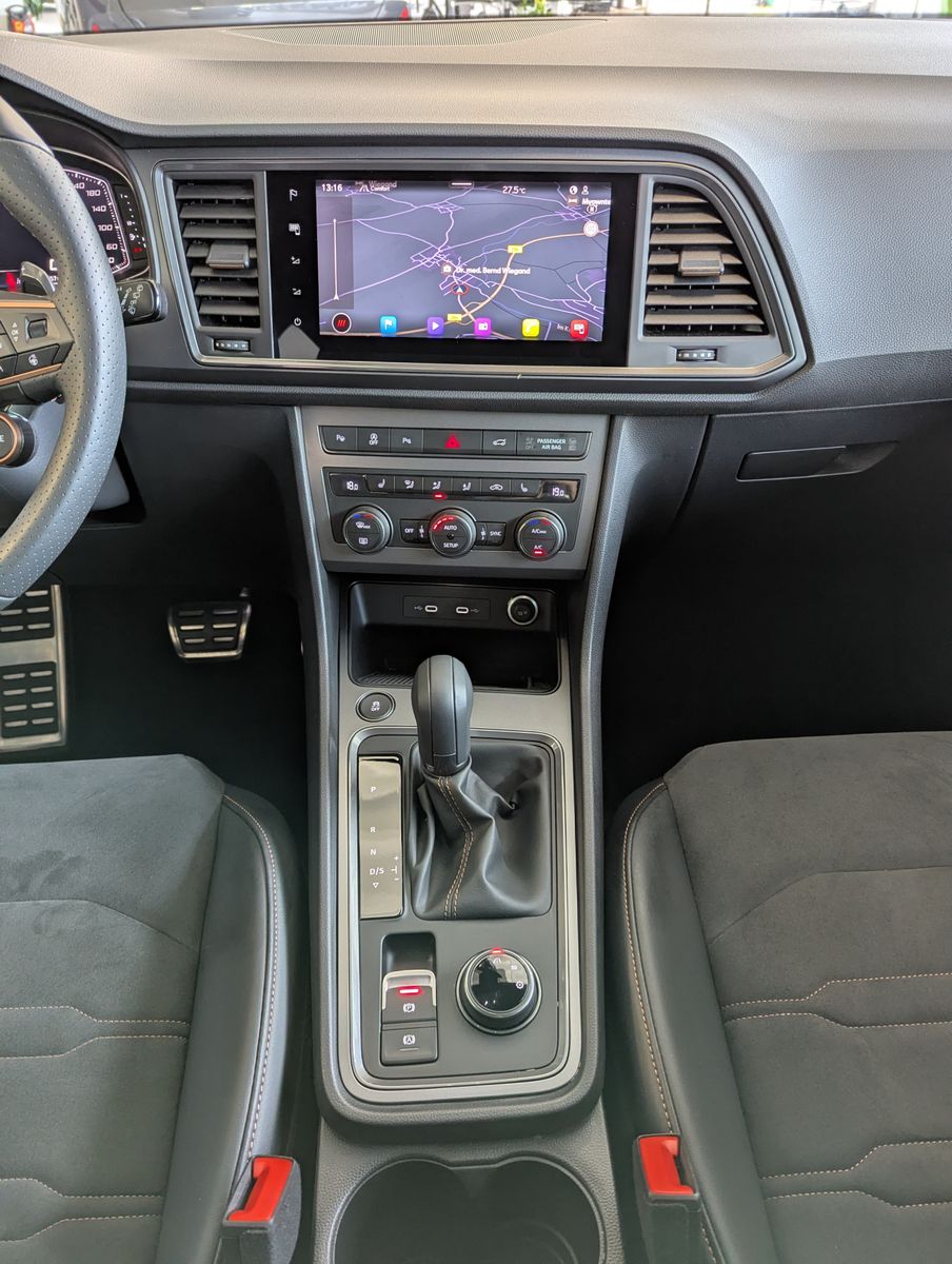 Fahrzeugabbildung CUPRA Ateca 1.5 TSI DSG Business-Plus AHK-Vorb. 19"