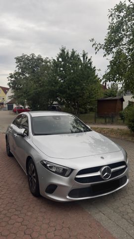 MERCEDES-BENZ A 200 -