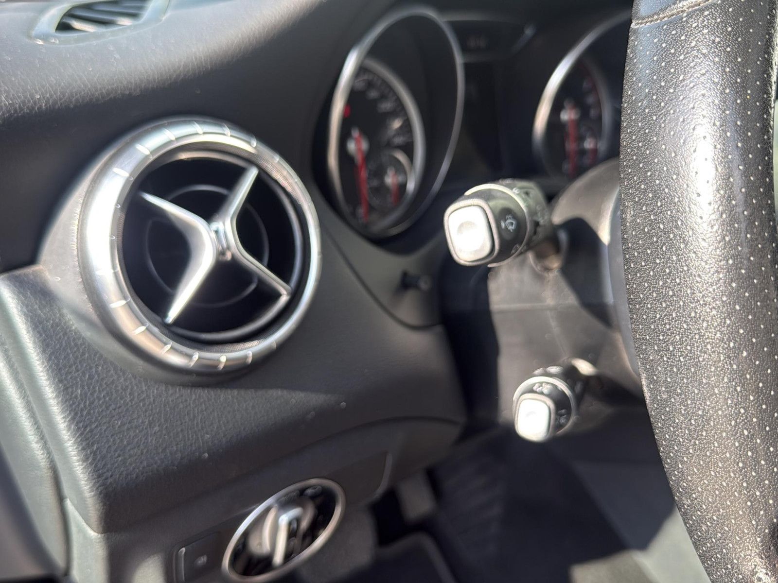 Fahrzeugabbildung Mercedes-Benz CLA Shooting Brake CLA 220 4Matic