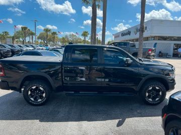 Dodge RAM Rebel 1500 4x4 Crew Cab unfallfrei