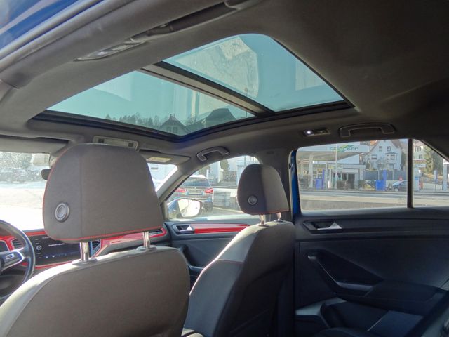 Fahrzeugabbildung Volkswagen T-Roc Sport/DSG/Pano/Kamera/150PS/42.500km/
