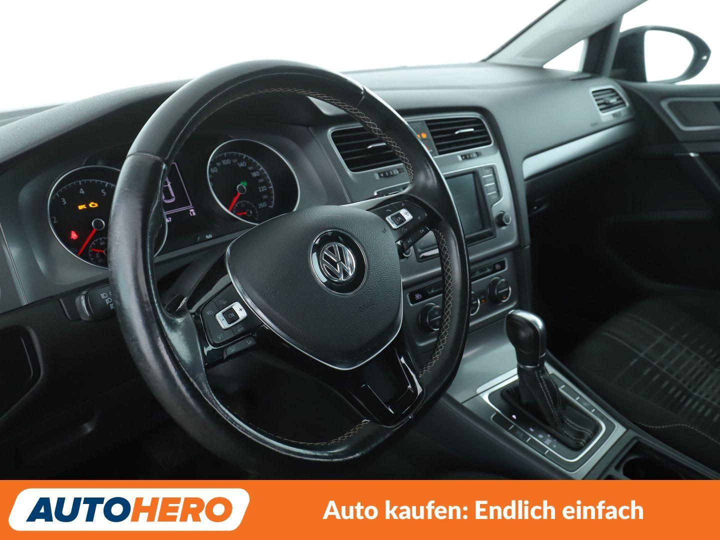 Volkswagen Golf VII 1.2 TSI Lounge Aut.*NAV*BI-XENON*TEMPO*