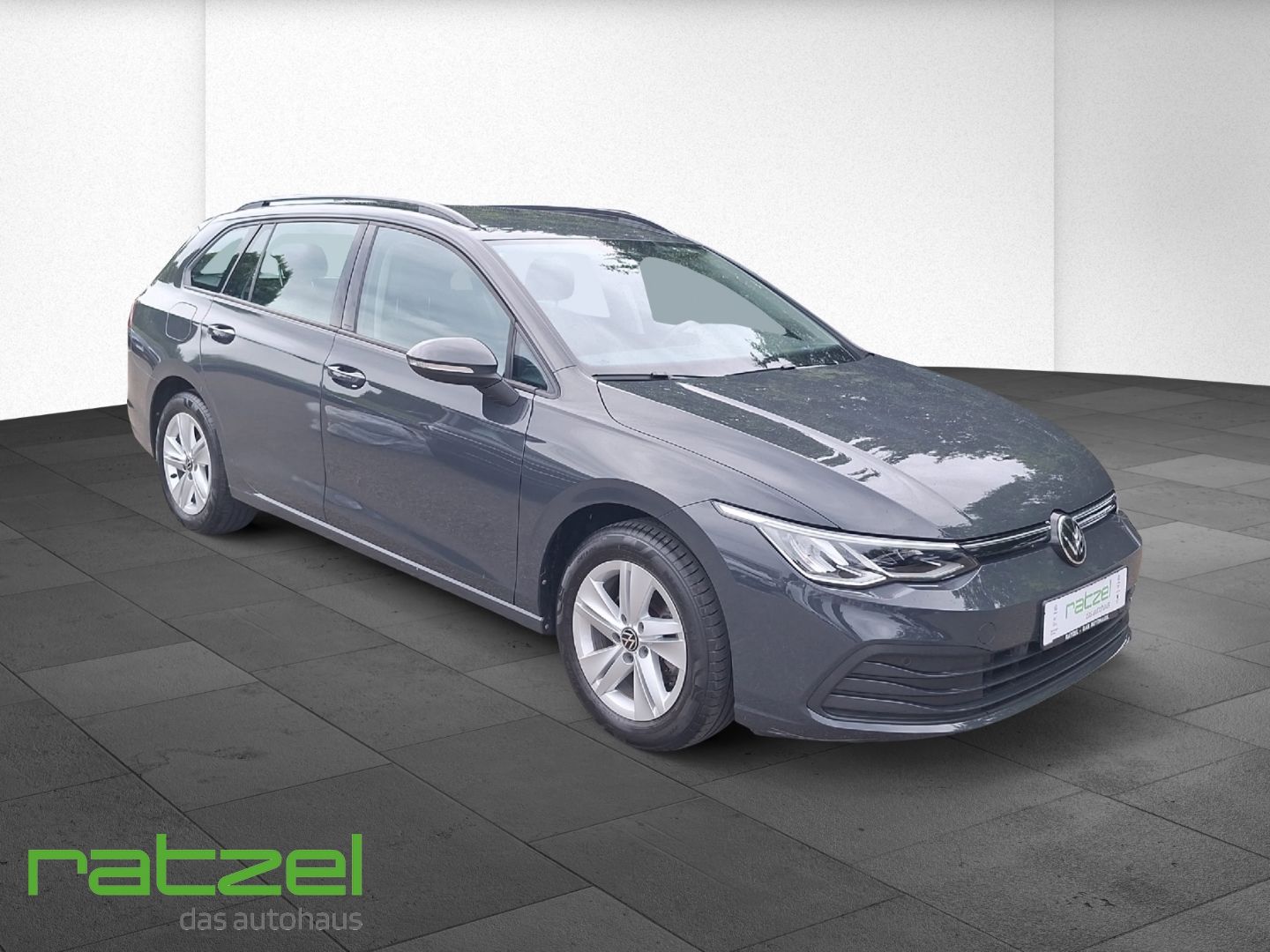 Fahrzeugabbildung Volkswagen Golf Variant VIII Life 1.0 TSI App Connect Klima
