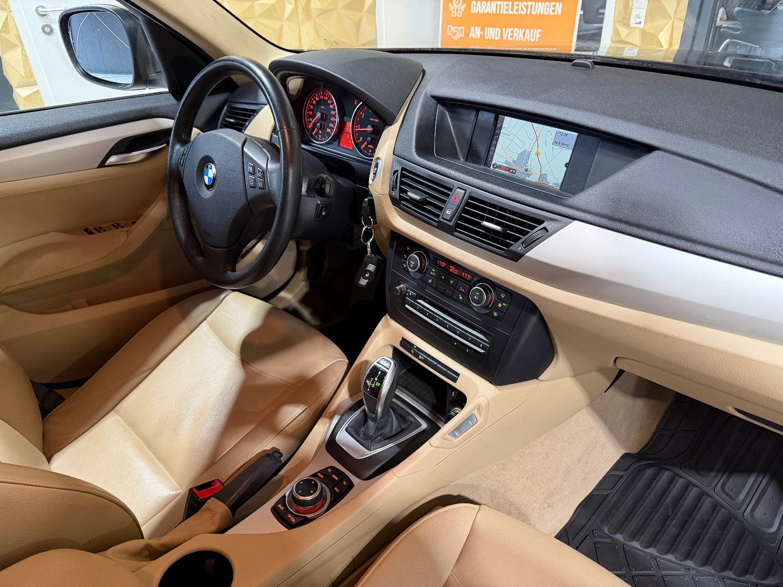 Fahrzeugabbildung BMW X1 20 i sDrive/NAVI/LEDER/XENON/KAMERA