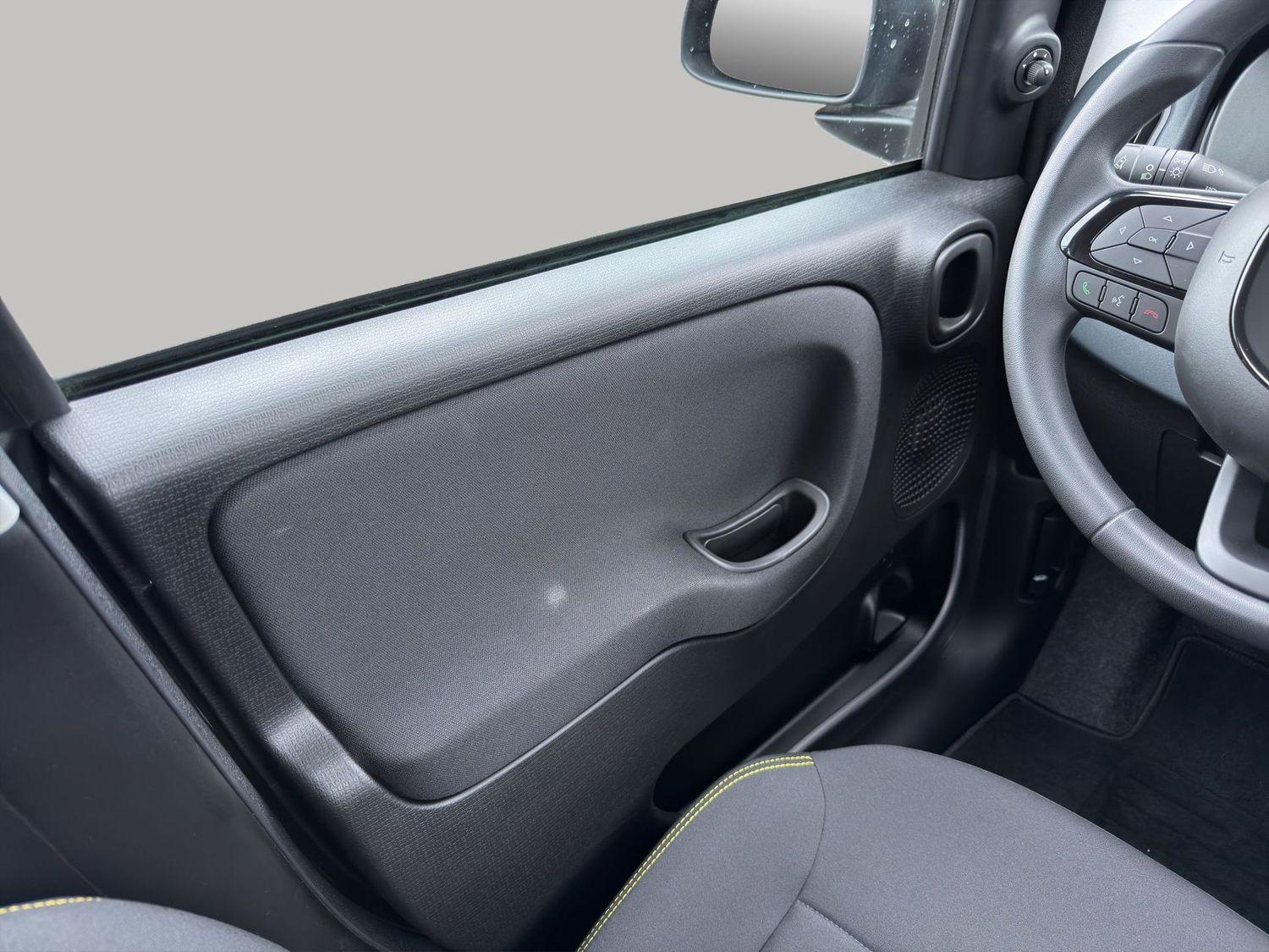Fiat 99€ LEAS Panda PANDINA CROSS DAB SPURHALTE CITY
