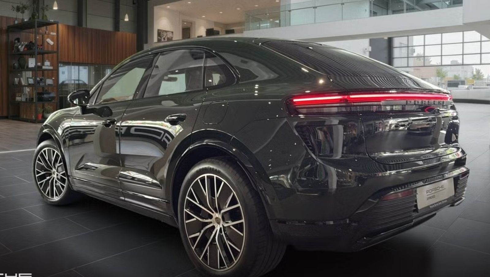 Porsche Macan Electric Turbo *CHRONO/BURM/PANO/MASSAGE* foto 2