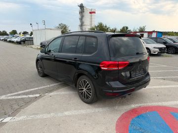 Volkswagen Touran - 4