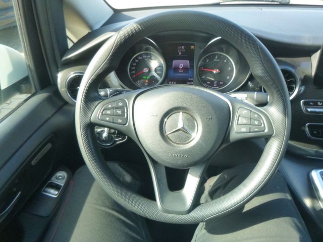 Fahrzeugabbildung Mercedes-Benz V 220 d RISE kompakt >7Sitze/Tisch/AUT/AHK/NAVI<