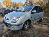 Renault Scenic RX4 Privilege 2.0 16V Automatik - Renault Scenic: 1.4