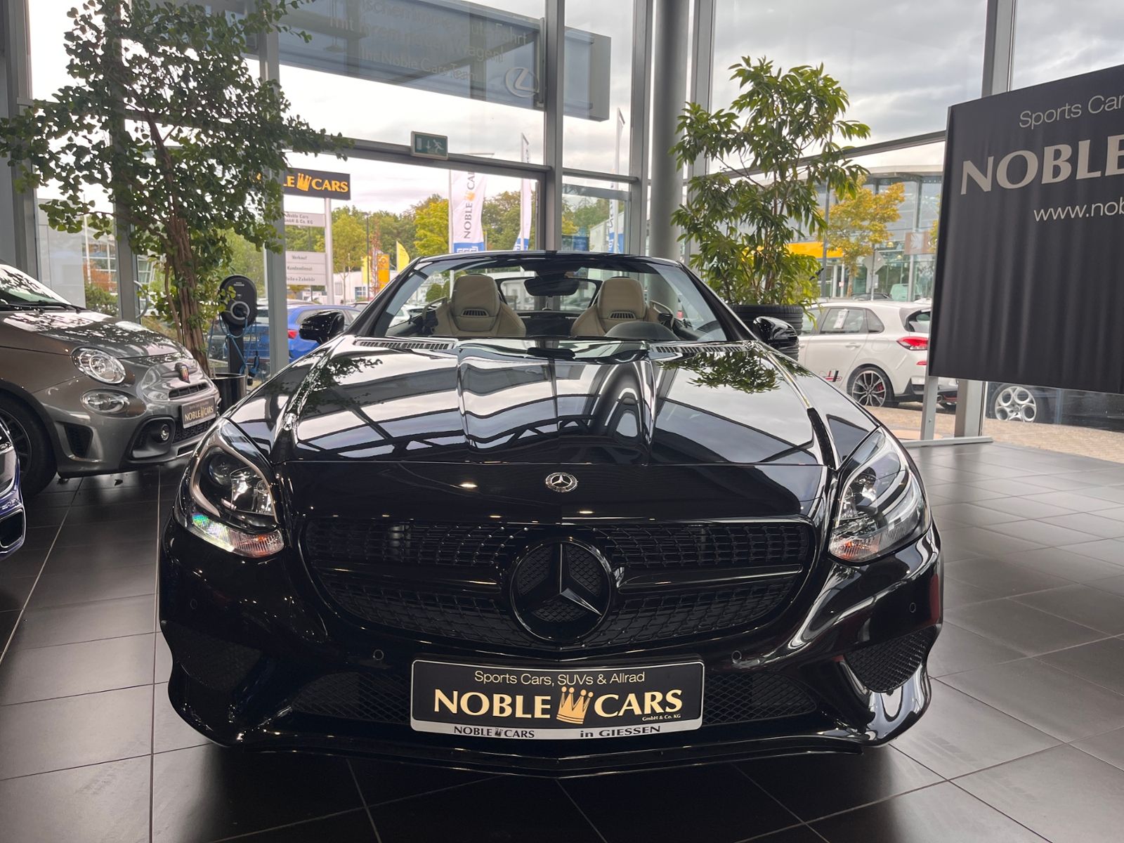 Fahrzeugabbildung Mercedes-Benz SLC 300 KLIMA NAV SHZ LEDER BEIGE
