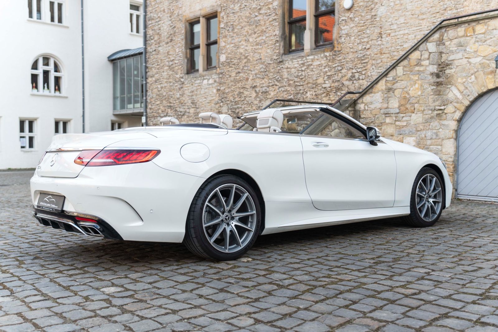 Fahrzeugabbildung Mercedes-Benz S 560 Cabriolet Burmester 360° LED ACC Massage