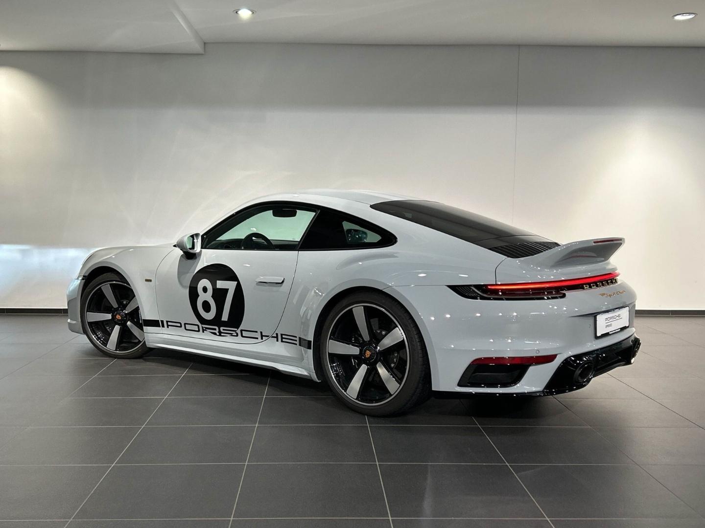 Porsche 992 911 Sport Classic Burmester Surround-View