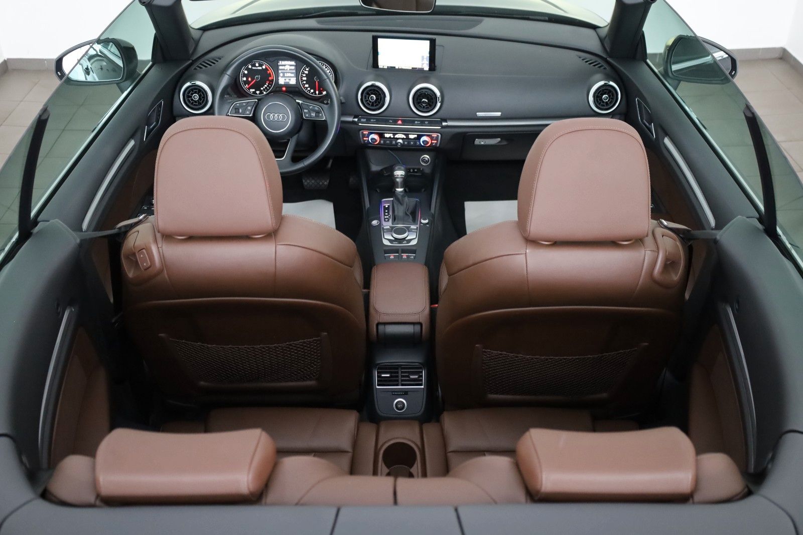 Fahrzeugabbildung Audi A3 35TFSI design Leder,Navi,LED,SH,Massage,SR+WR