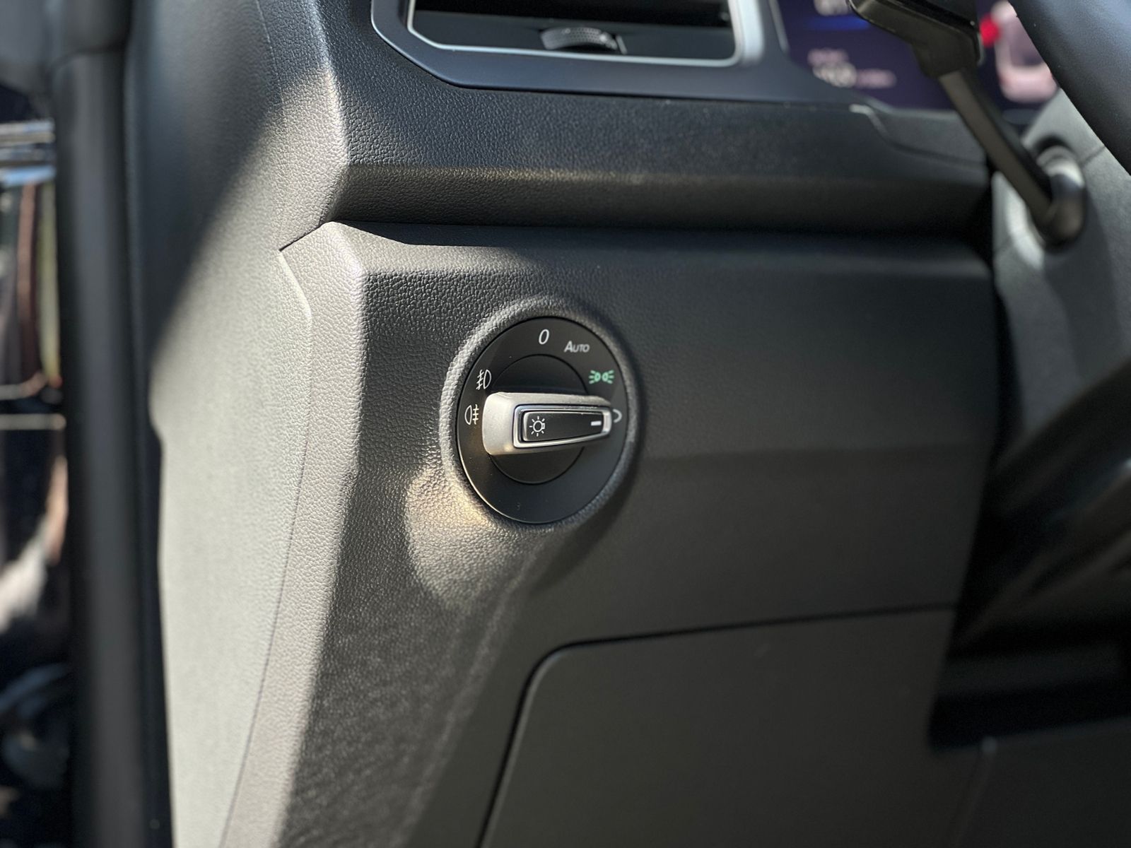 Fahrzeugabbildung Volkswagen T-Roc Cabriolet R Line Black AHK BEATS KEYLESS