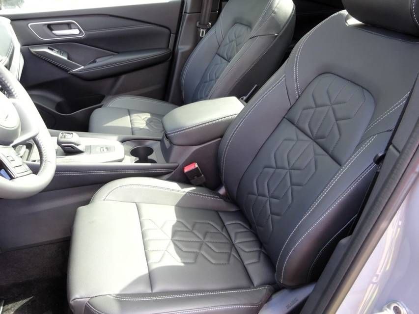 Fahrzeugabbildung Nissan Qashqai 1.3 DIG-T MHEV Automatik Tekna