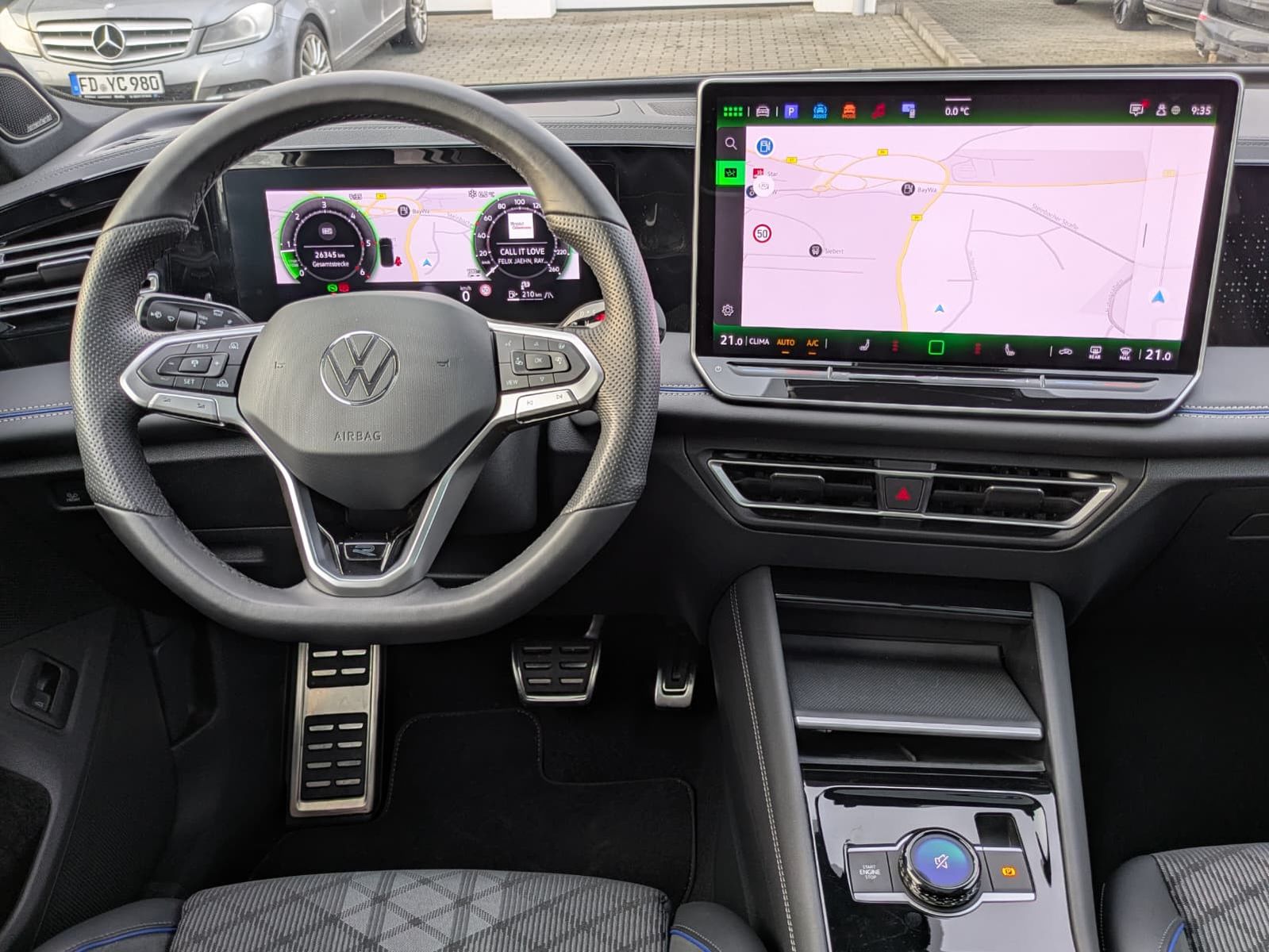 Fahrzeugabbildung Volkswagen Tiguan 2.0 TDI 4M R-Line PANO*H&K*AHK*MATRIX*20"