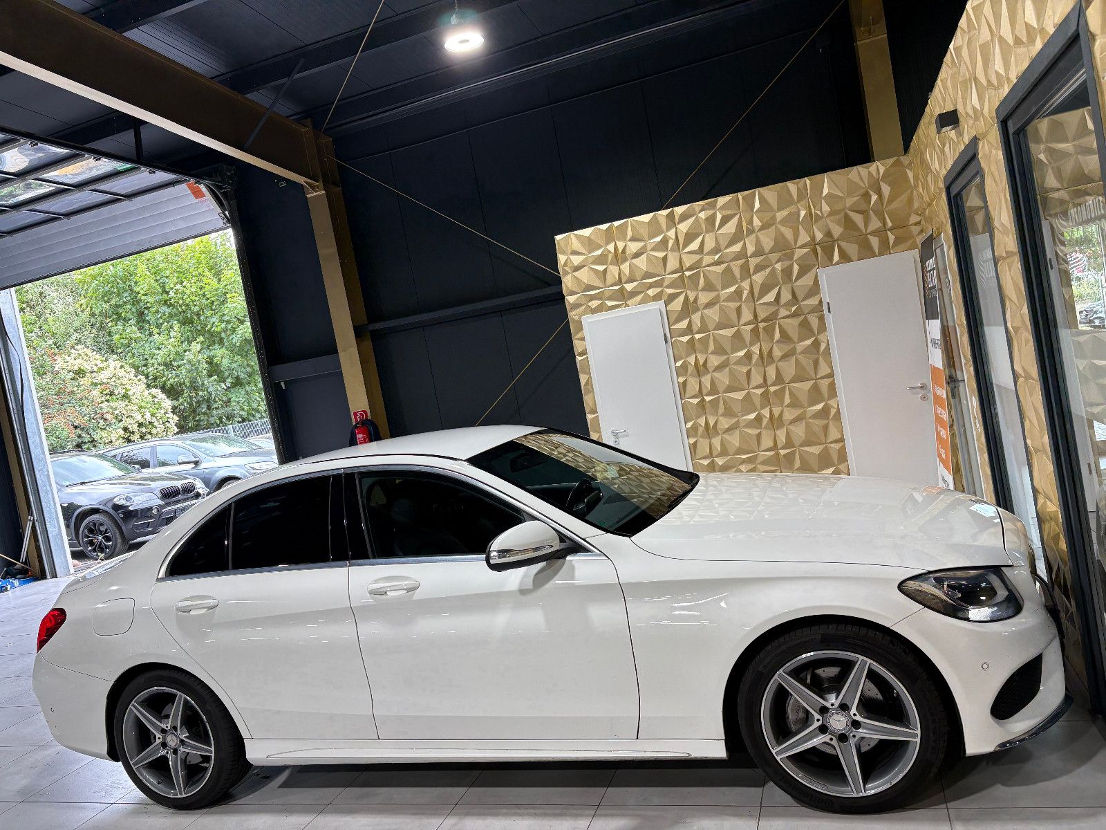 Fahrzeugabbildung Mercedes-Benz C 200 Lim. C 200 CGI/AMG-LINE/PDC/SOUND/SHZ/KLIM