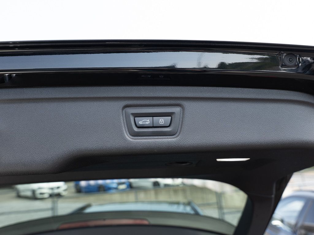 BMW 340i Touring xDrive FACEL. PANO AHK HUD 360° foto 10