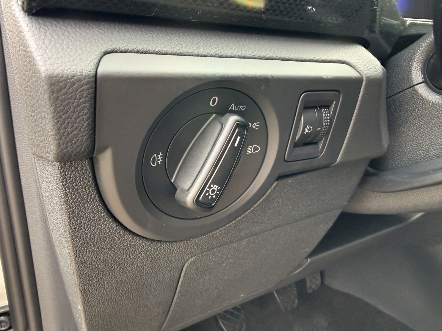 Fahrzeugabbildung Volkswagen T-Cross 1.0 TSI 70 kW Life Digitales Cockpit LED