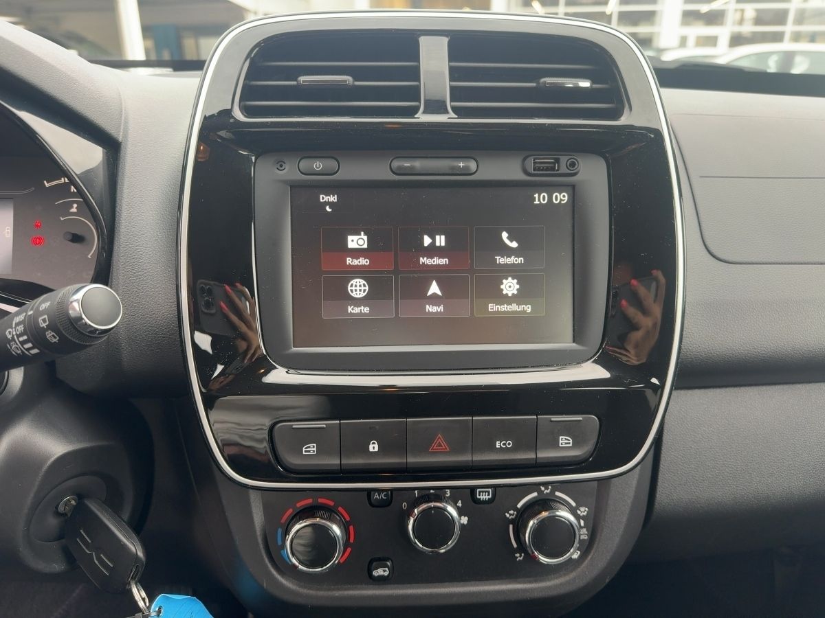 Fahrzeugabbildung Dacia Spring Expression 45 CCS Kamera Navi Klima