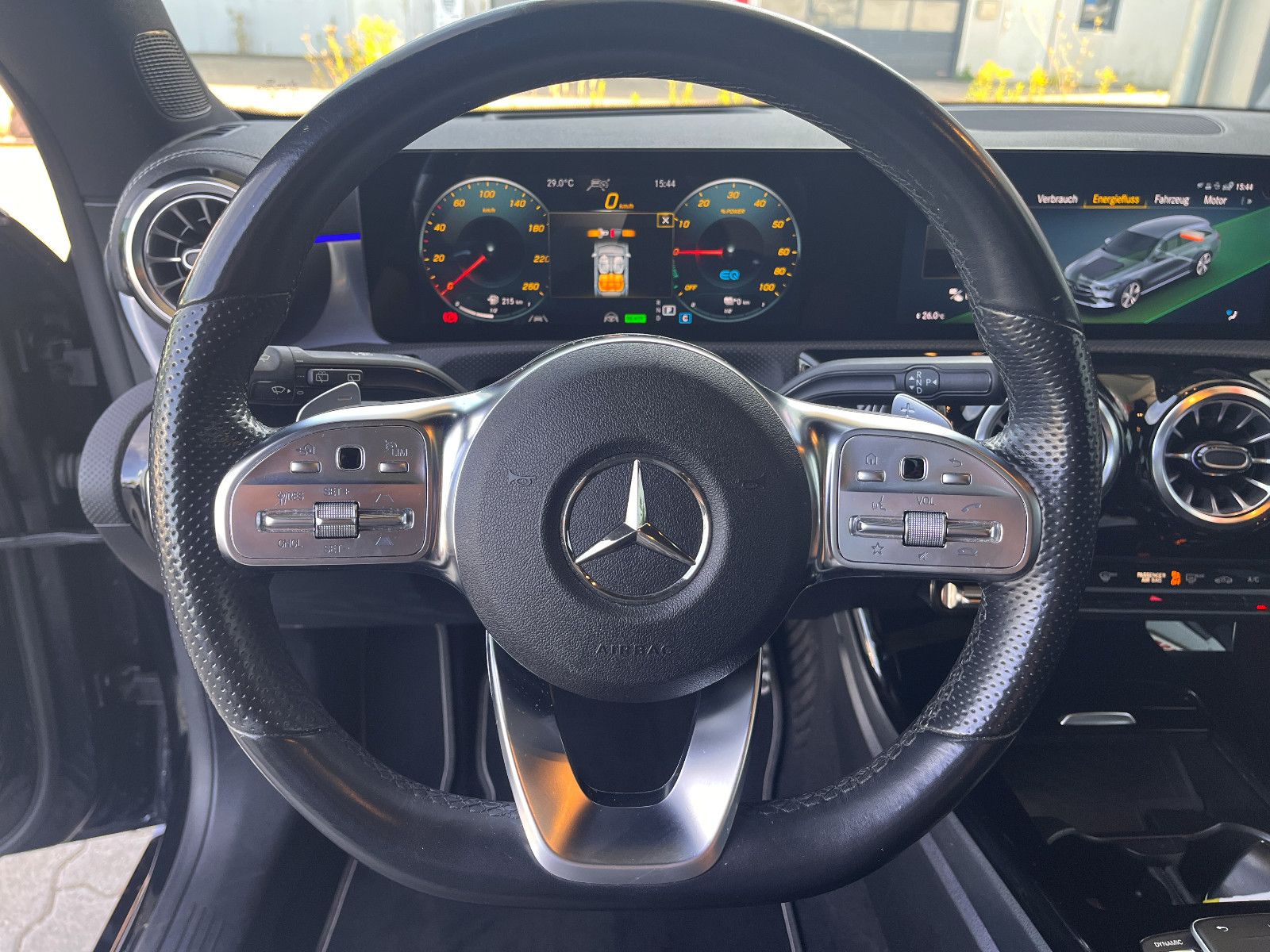 Fahrzeugabbildung Mercedes-Benz CLA Shooting Brake CLA 250 e AMG-Line