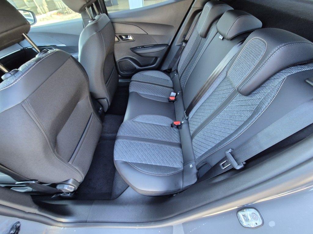 Peugeot 2008 Hybrid 145 Allure KLIMAAUT.+LED+SITZHZG.