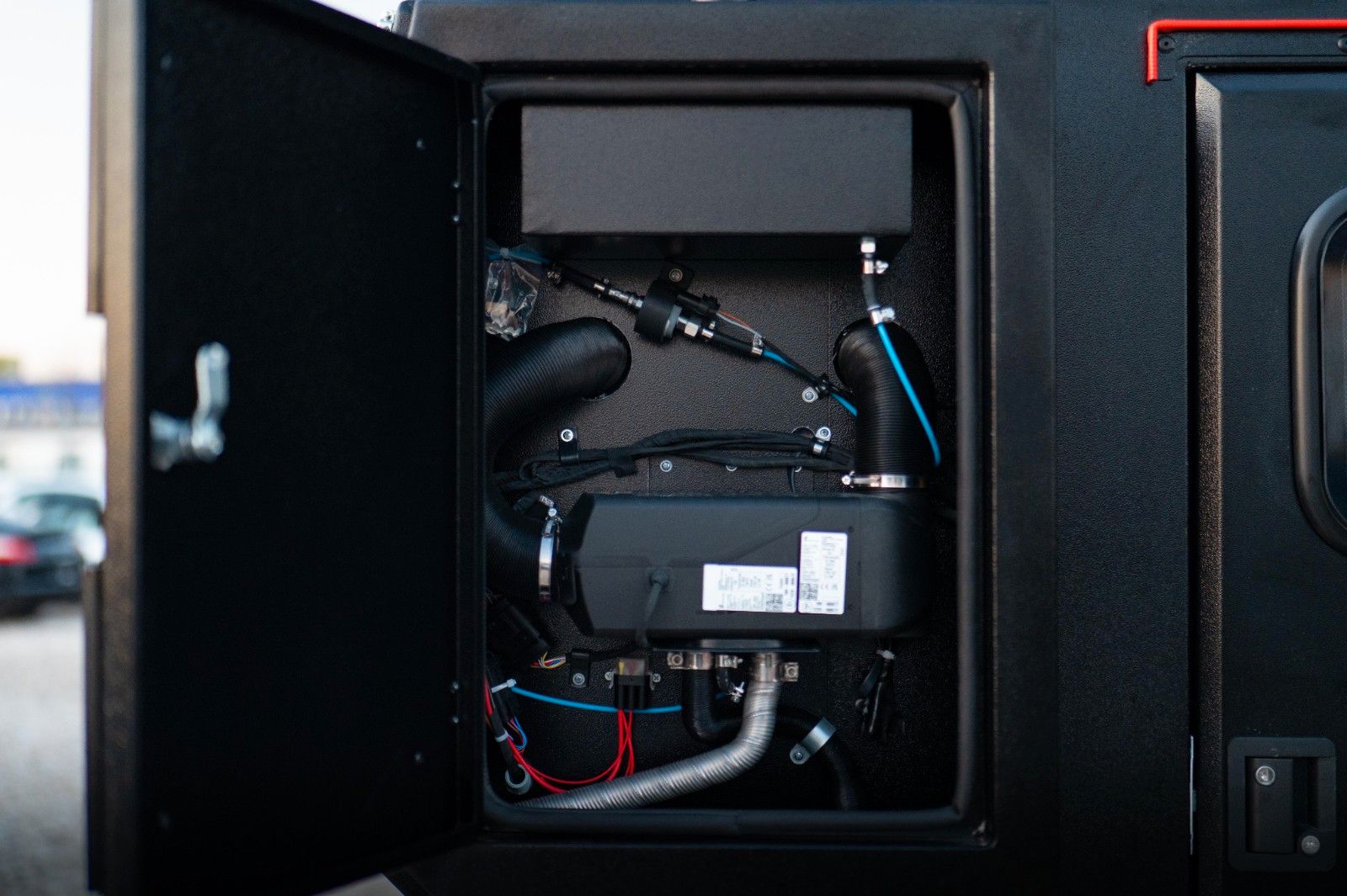 Fahrzeugabbildung Dodge RAM 5.7 V8 4x4 + DECAMP BACKPACK Camper Autark