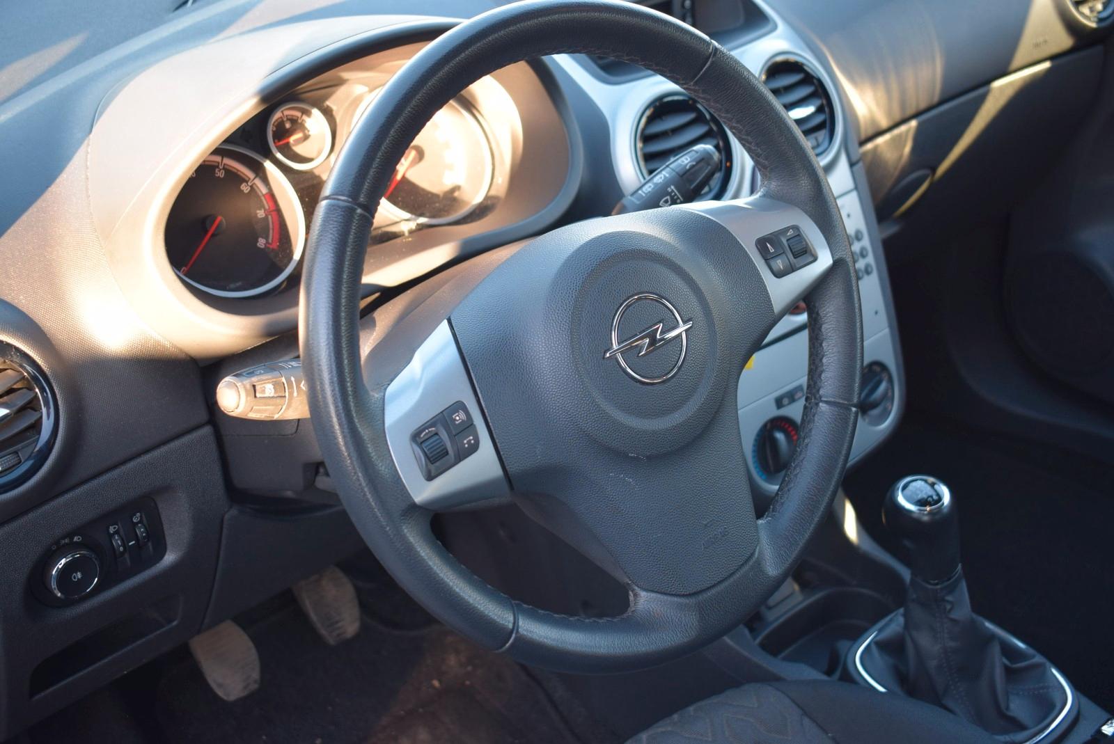 Opel Corsa 2013 — photo 10