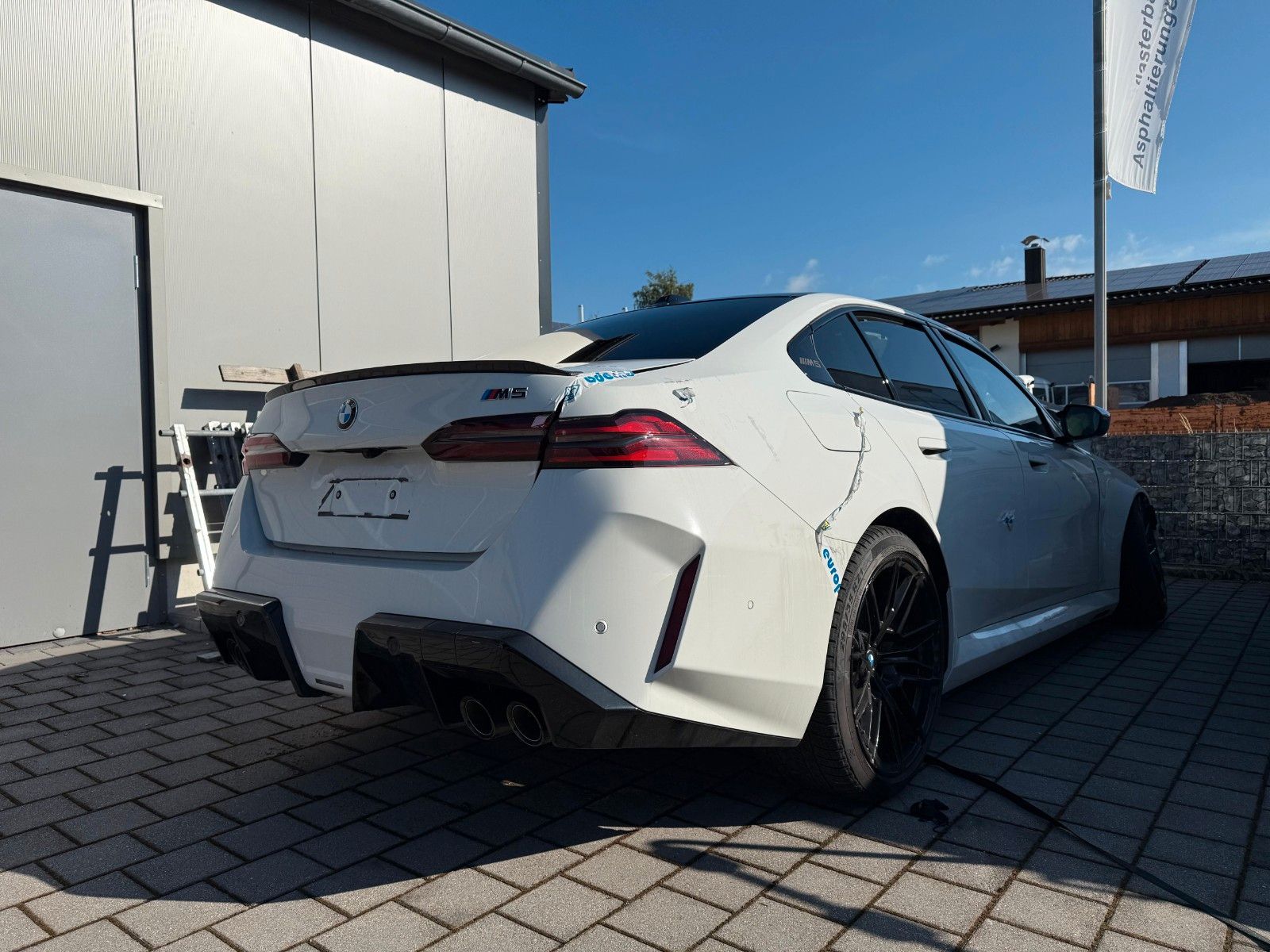 BMW M5 Limousine/ EXT. M CARBON PAK/ DRIVING PROF.