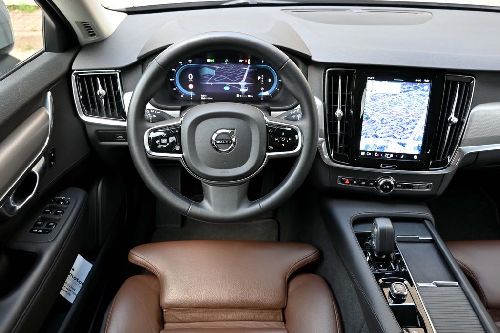 Volvo V90 Cross Country