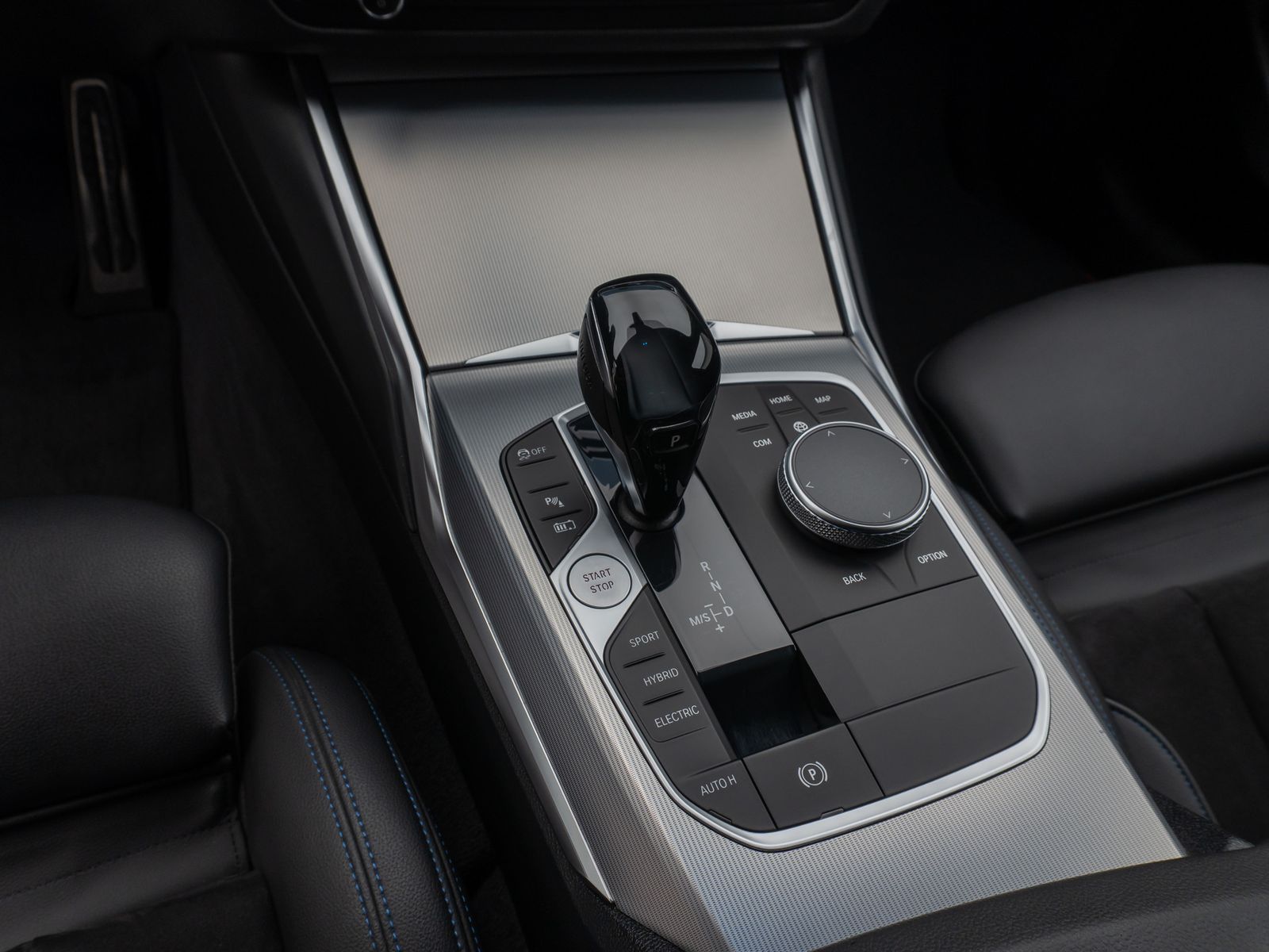 Fahrzeugabbildung BMW 330e M Sport Kamera DAB H/K Geschwind Parkassist