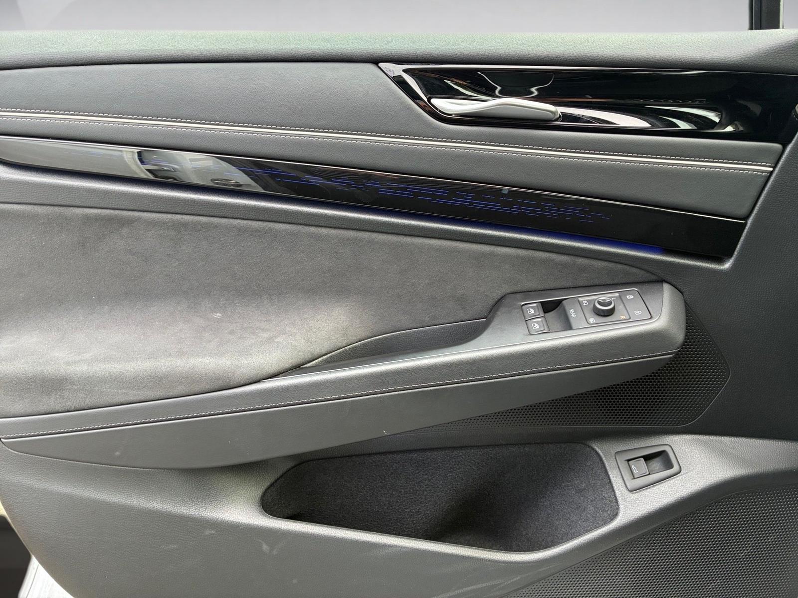 Volkswagen ID.7 Tourer Pro W 360,AHK,HUD,Kamera,LED,Navi,LM