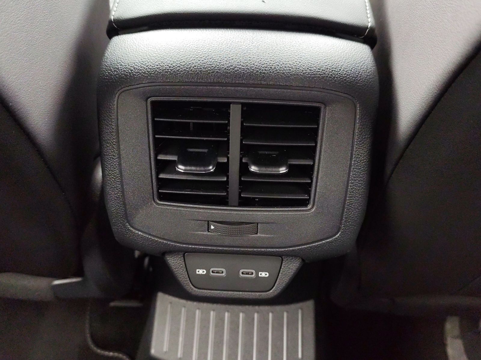 Volkswagen T-Roc - Bild 15