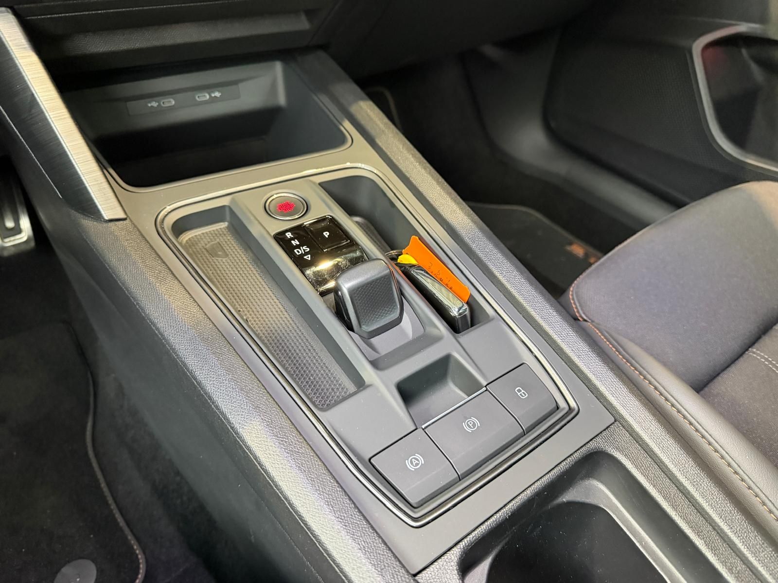 Fahrzeugabbildung CUPRA Formentor VZ e-Hybrid PANO LED NAV SHZ 19"