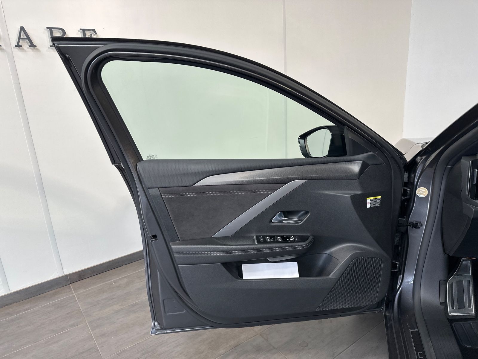 Fahrzeugabbildung Opel Astra SpT 1.5 D Automatik Ultimate NAV+LED+PANO