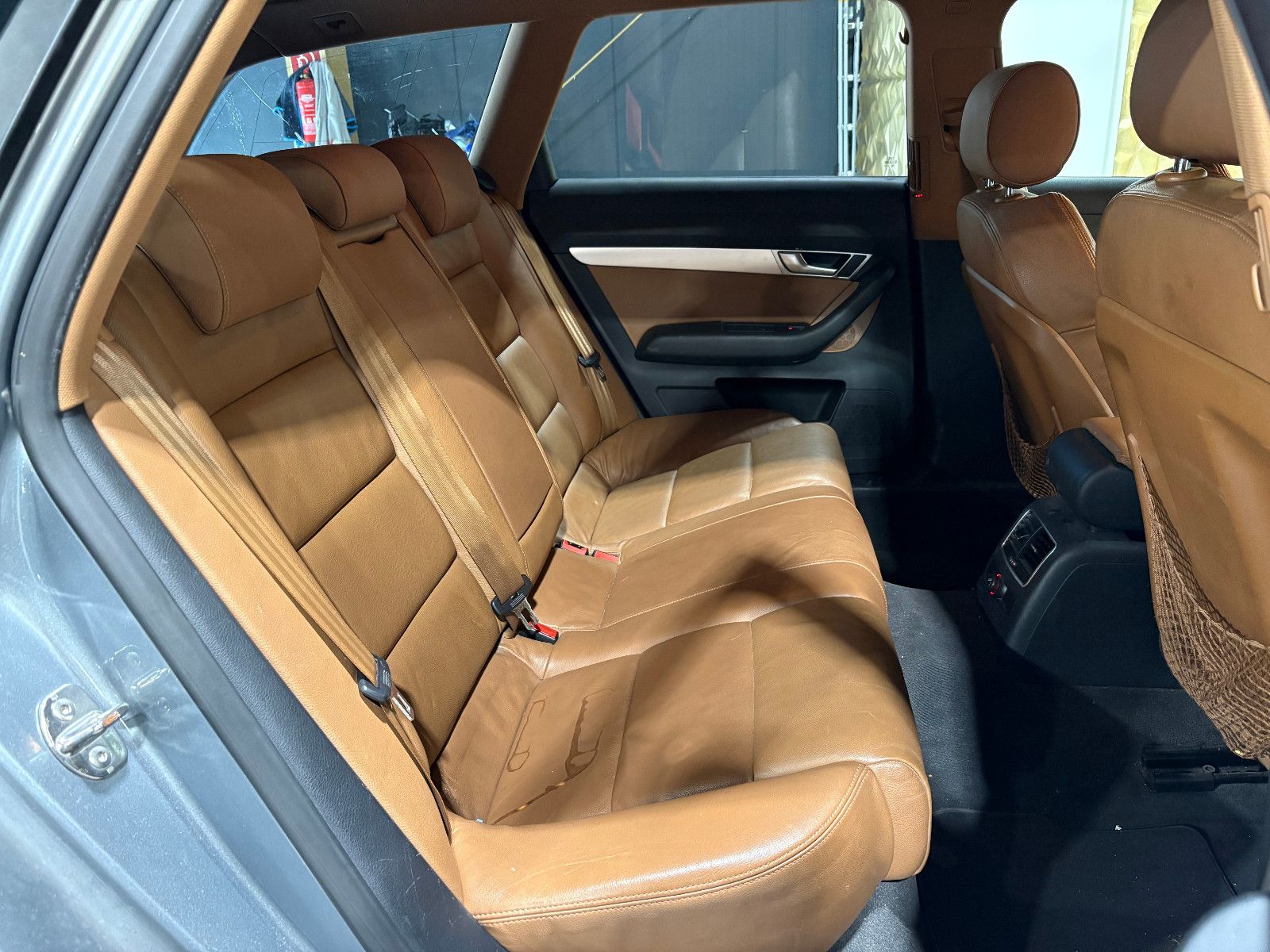 Fahrzeugabbildung Audi A6 Avant 2.0 TDI/NAVI/PDC/KLIMA/SHZ/TEMPOMAT