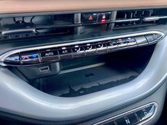 Fahrzeugabbildung Fiat 500e 3+1 Icon SHZ AAC PDC GRA CARPLAY DAB+