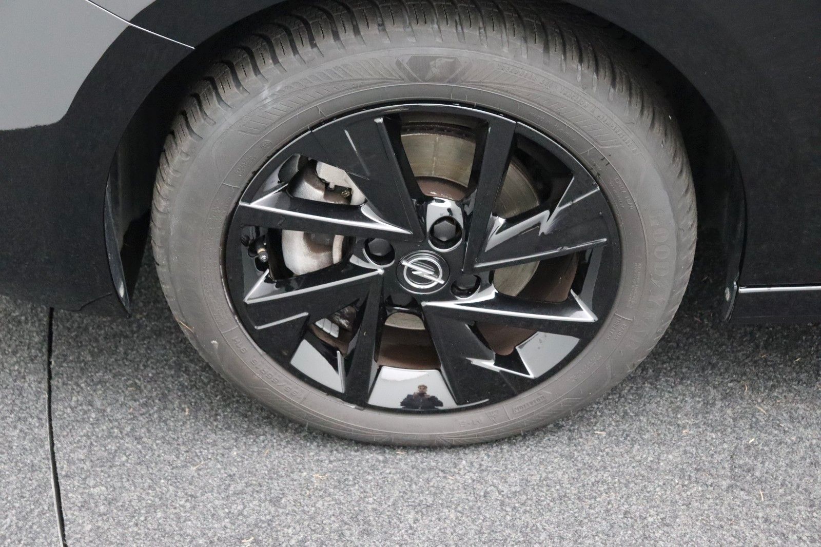 Fahrzeugabbildung Opel Corsa 1.2 F Basis