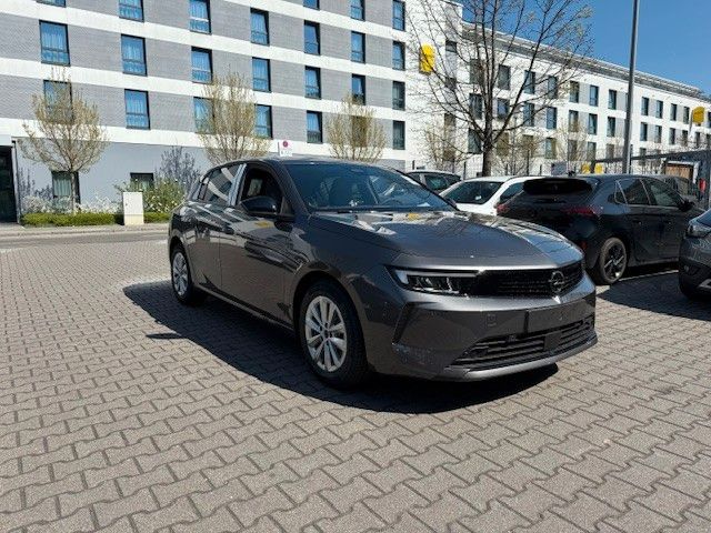 Fahrzeugabbildung Opel Astra Edition 1.2l 130PS Navi/Kamera!