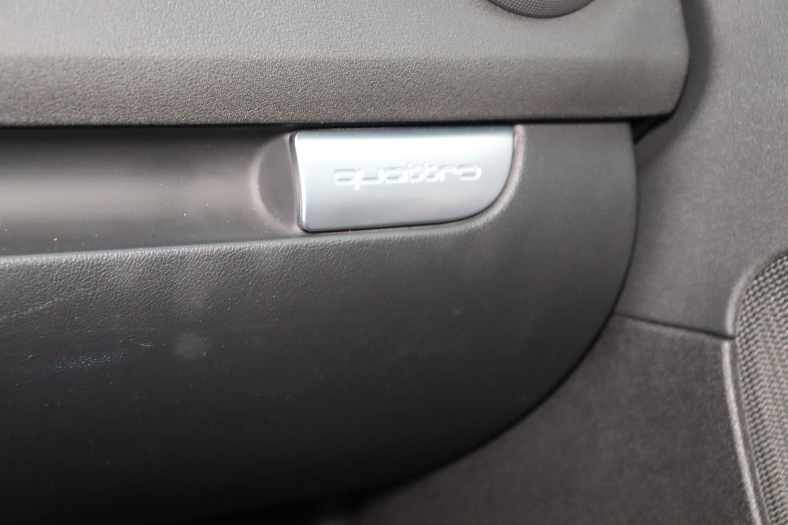 Fahrzeugabbildung Audi A3 Sportback 2.0 TDI quattro S line Sportpaket p