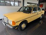 Mercedes-Benz 230 W 123 Rostfrei Oldtimer Originalzustand!!! - Mercedes-Benz Gebrauchtwagen von 1977