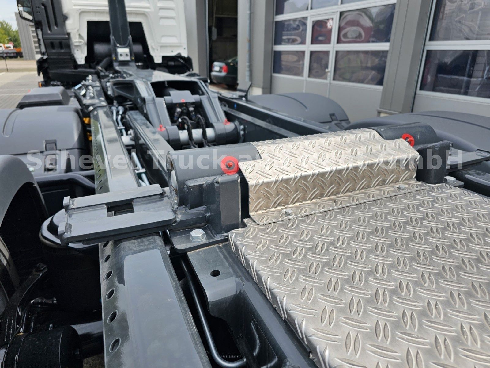 Fahrzeugabbildung MAN TGS 26.480 6x2-4 BL MEILLER RS 21.65 Funkferbed.