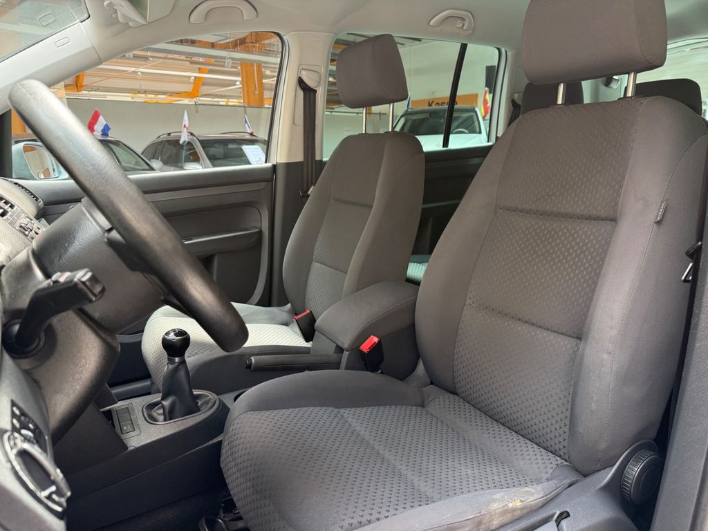 VW Touran Conceptline|7-Sitzer|SHZ|PDC|Klimaanlage VW Touran Conceptline|7-Sitzer|SHZ|PDC|Klimaanlage