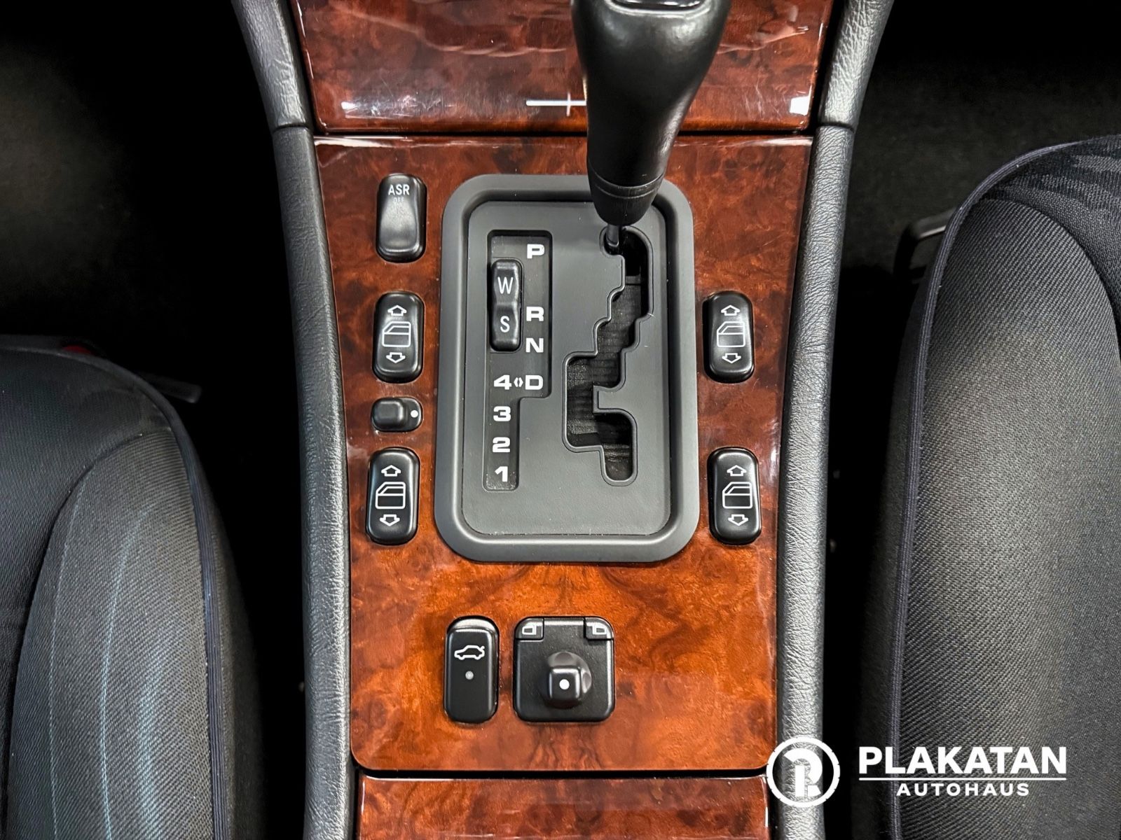 Fahrzeugabbildung Mercedes-Benz E 240 Xenon Automatik Klima V6 MB-Service