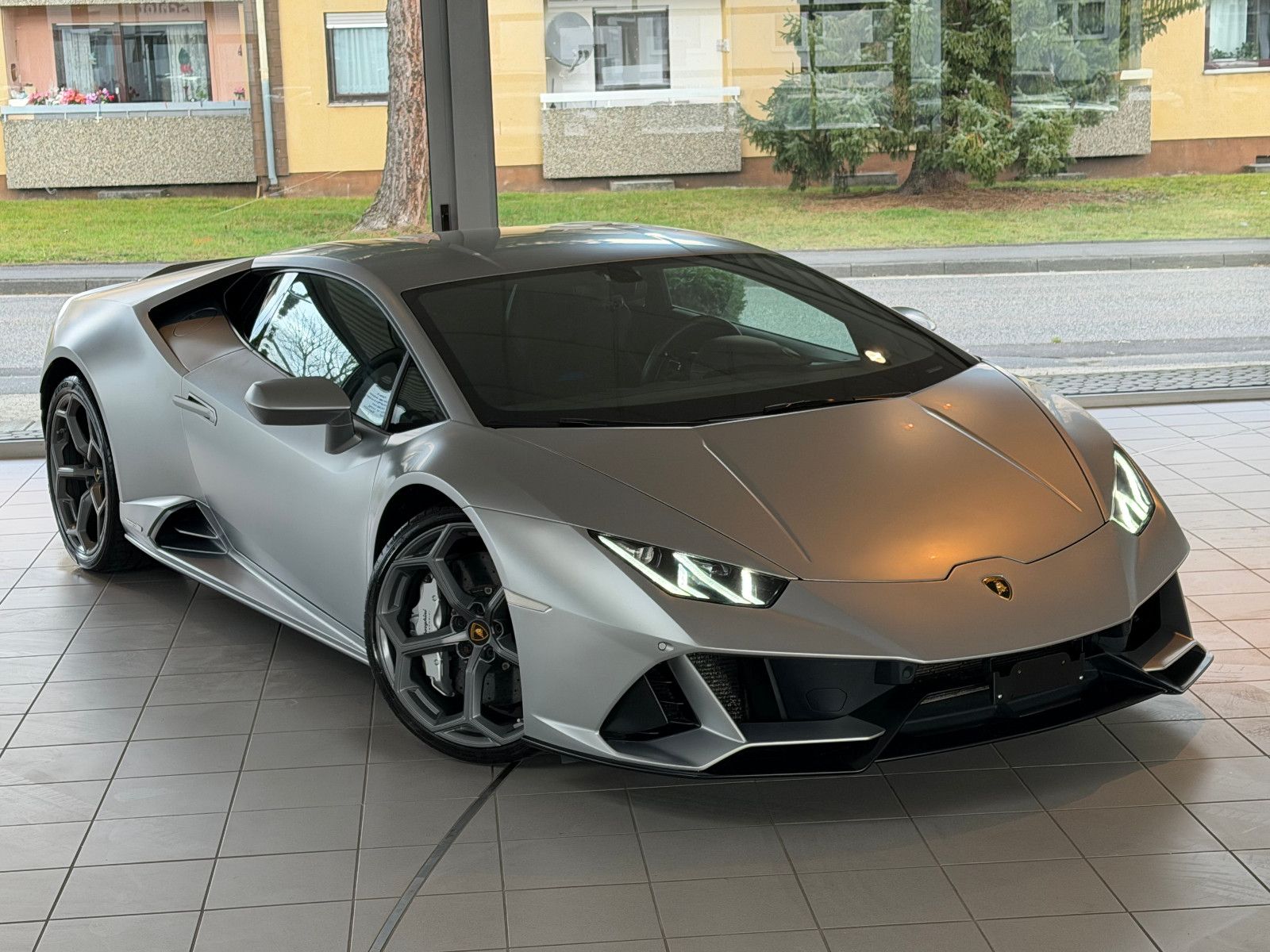 Fahrzeugabbildung Lamborghini Huracán EVO V10 /LIFT/SENSONUM/KAMERA/ACC