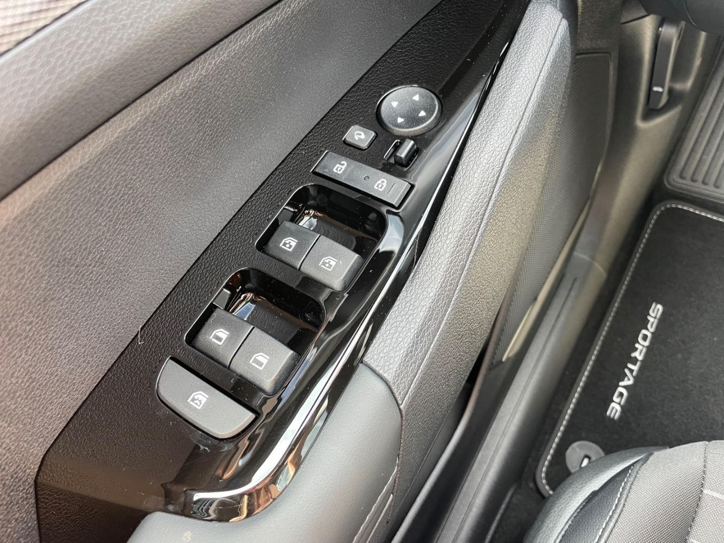 Fahrzeugabbildung Kia Sportage Ultimate Mild-Hybrid LED Kamera Lichtas